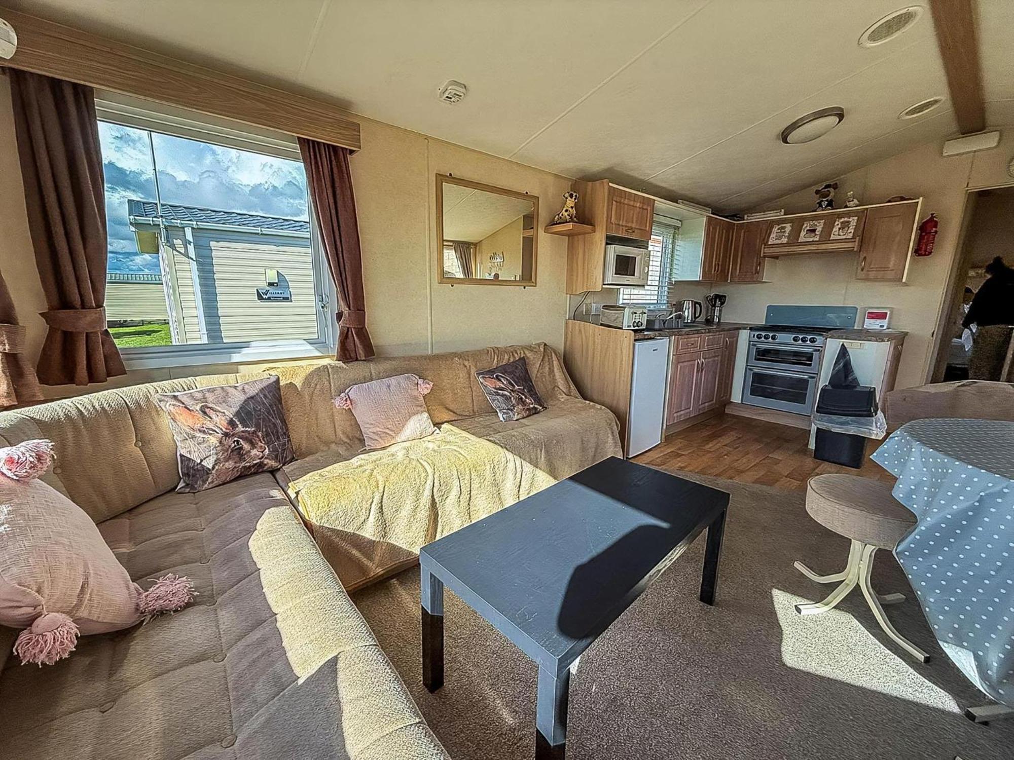Lovely 6 Berth Caravan At Naze Marine Holiday Park In Essex Ref 17003C Walton-on-the-Naze Exterior foto